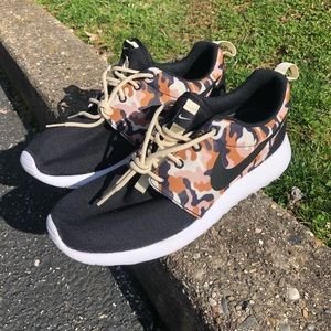 Brand New Roshe One SE ‘Camo Black’
